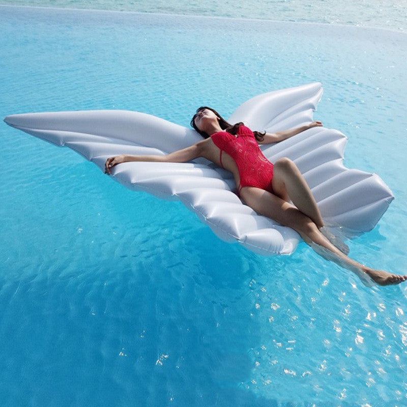 Colchoneta hinchable con alas de ángel gigantes para piscina
